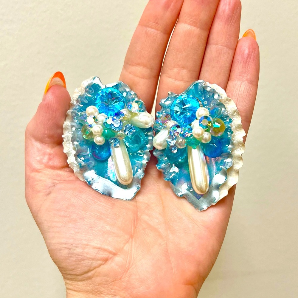 🌟HOST PICK!🌟 80s Vintage 🩵 Handmade Clay & Crystal Clip-On Statement Earrings